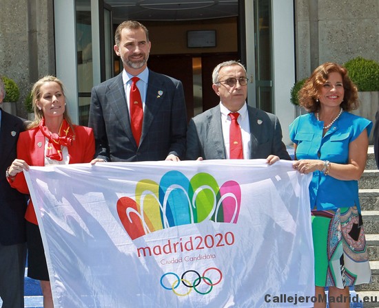 El príncipe Felipe junto al presidente del Comité Olímpico Español (COE) y de Madrid 2020, Alejandro Blanco